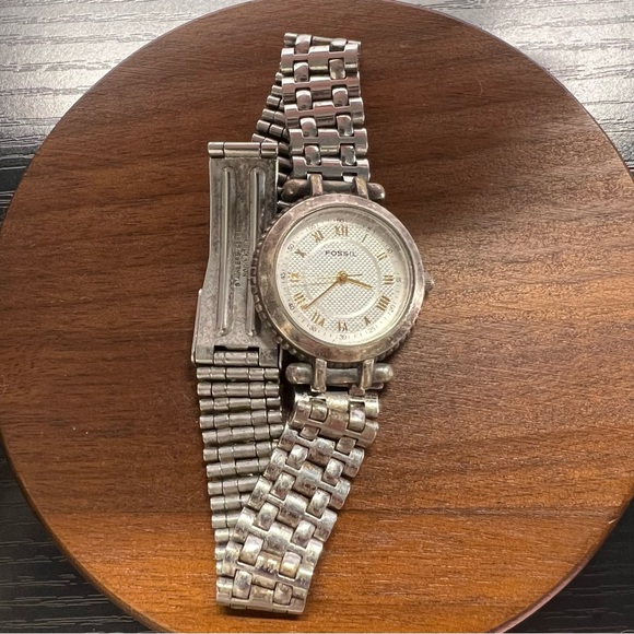 Vintage Fossil Watch Silver Toned White Face Roman Numeral Gold Colored Details - Picture 4 of 12
